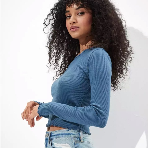 American Eagle Outfitters Tops - ♥︎ AE Plush Long Sleeve Baby Tee ♥︎